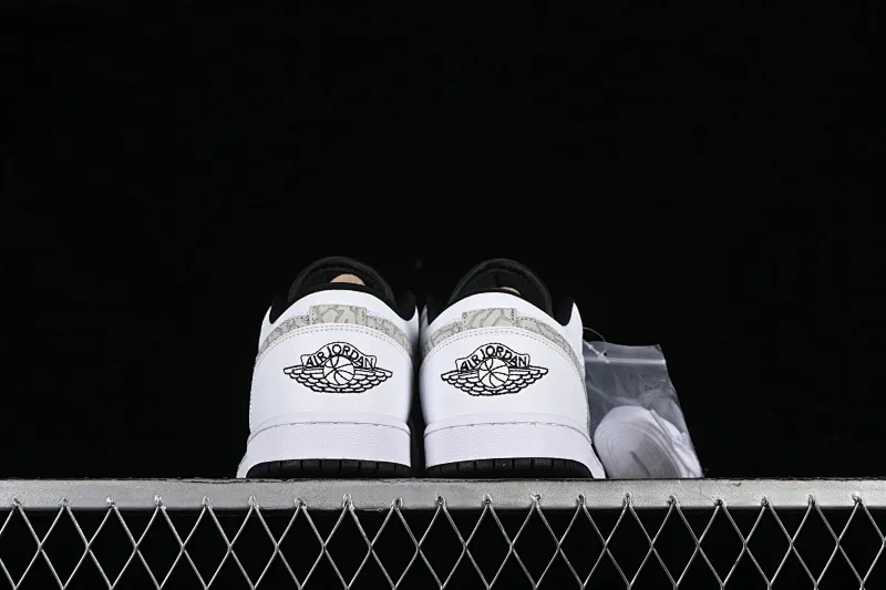 All categories Air Jordan Jordan series basketball shoes Air Jordan 1 Low Air Jordan 1 Low AJ1 Joe 1 mesh white low-top retro basketball shoes 338145-110